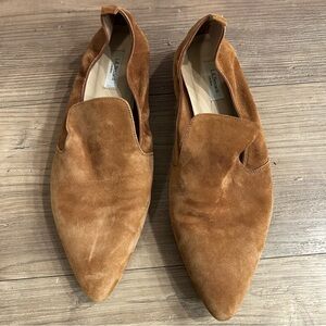 LK Bennett London Women's Tan Suede Pointed Toe Flats
EU Size 41 Us Size 11